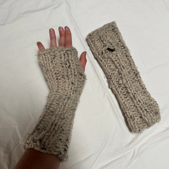 Hand Knit Armwarmers Fingerless Gloves Flecked Oatmeal - Picture 1 of 6